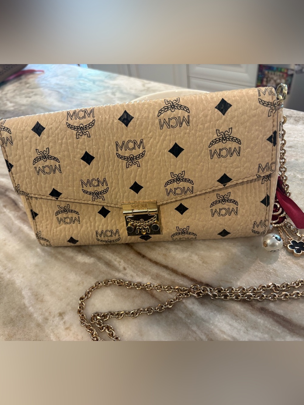 MCM PATRICIA CROSSBODY with chain  CREAM VISETOS 9x6 - Picture 2 of 9
